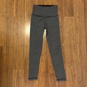 Strut this! brand -  black/ivory woven textured leggings